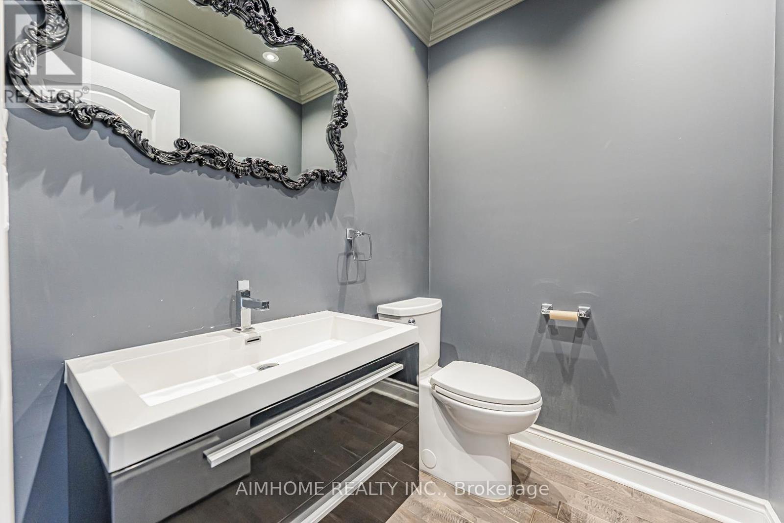 986 Wilbur Pipher Circle, Newmarket, ON