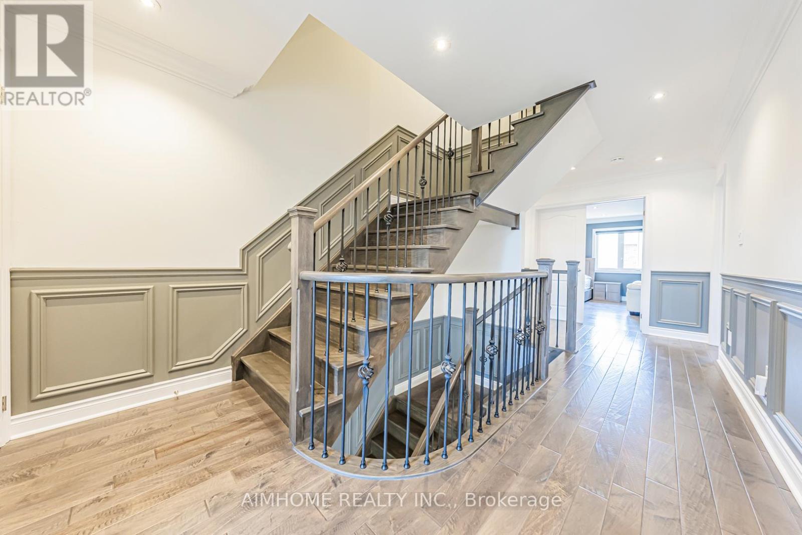 986 Wilbur Pipher Circle, Newmarket, ON