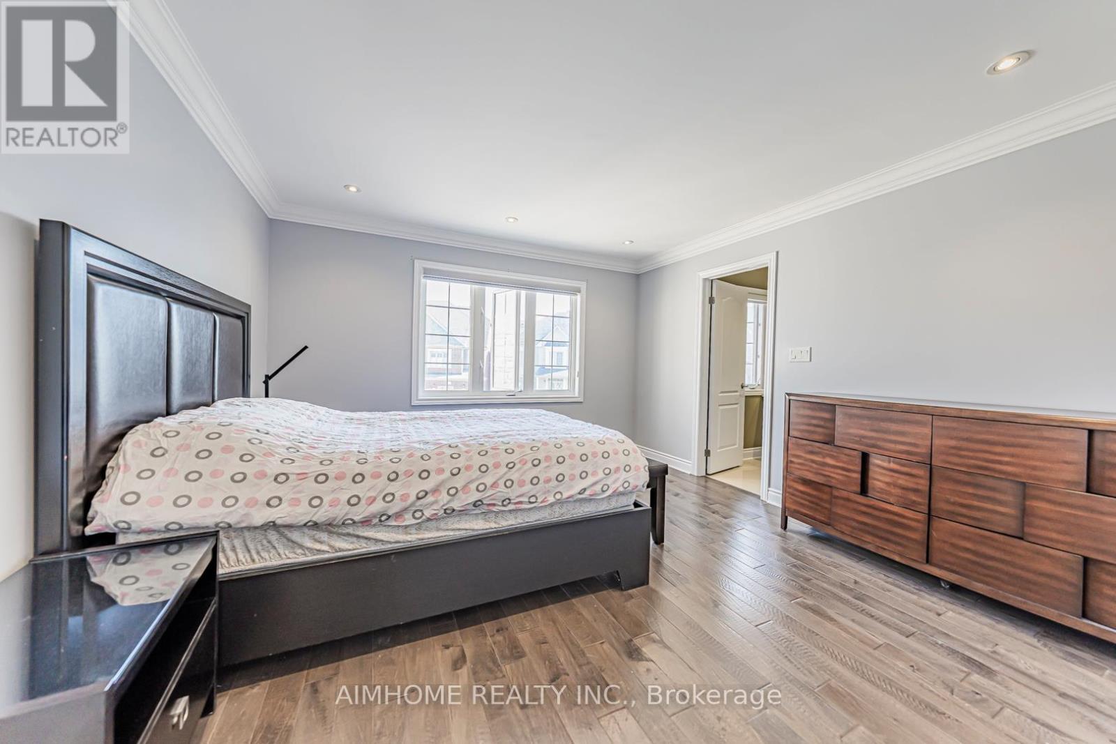 986 Wilbur Pipher Circle, Newmarket, ON