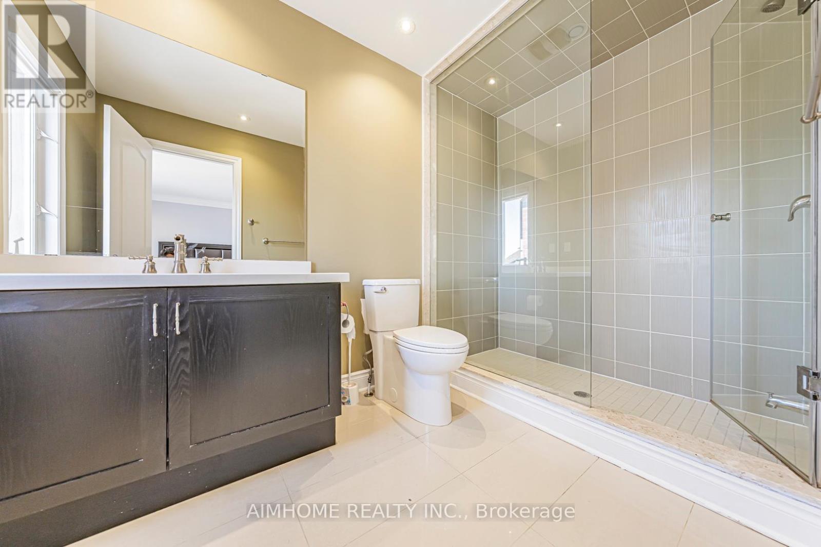 986 Wilbur Pipher Circle, Newmarket, ON