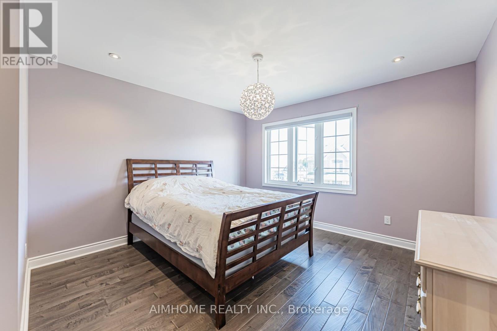 986 Wilbur Pipher Circle, Newmarket, ON