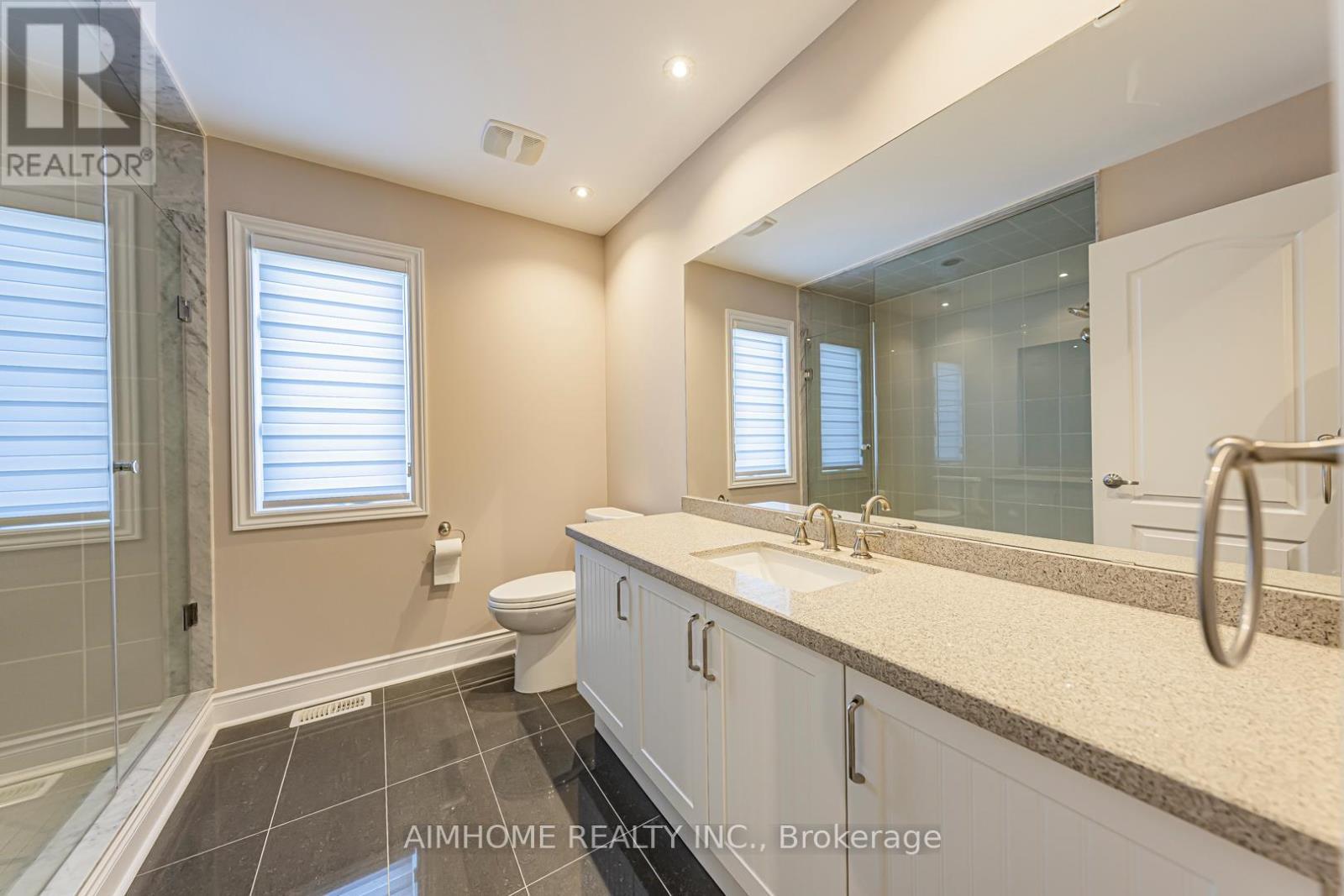 986 Wilbur Pipher Circle, Newmarket, ON