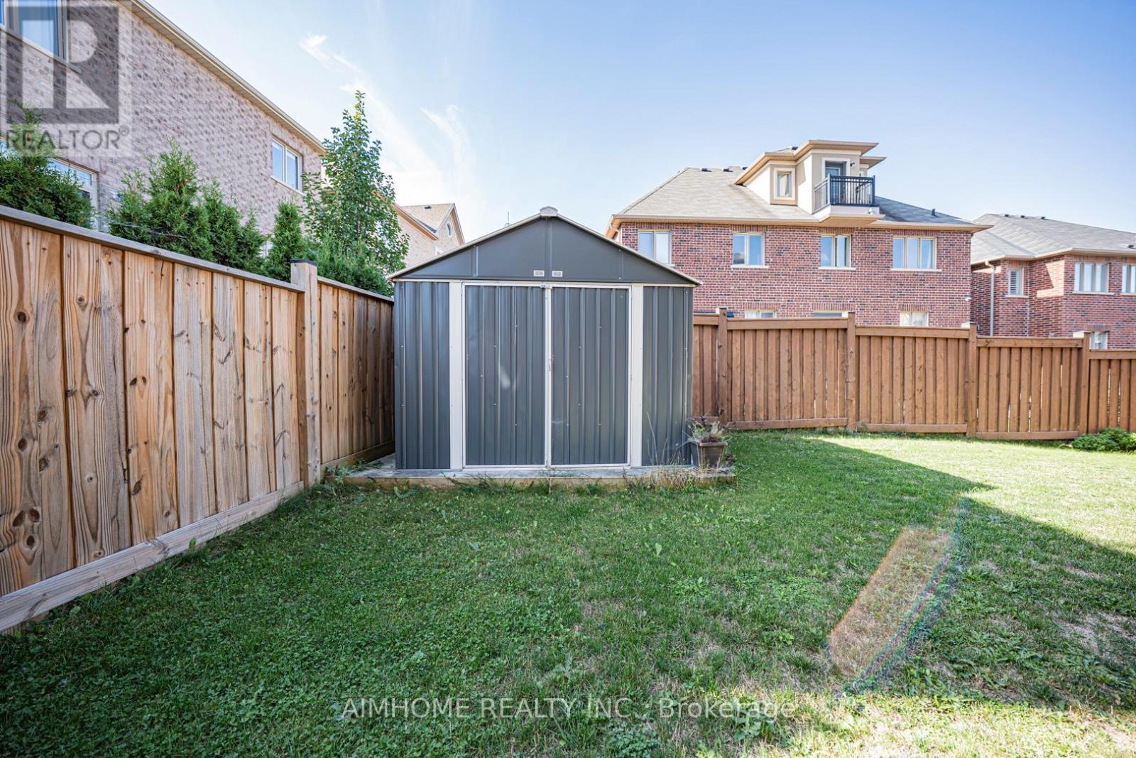 986 Wilbur Pipher Circle, Newmarket, ON