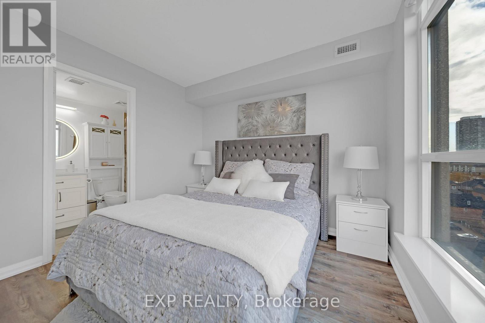 1009 - 220 Forum Drive, Mississauga, ON - Indoor Photo Showing Bedroom