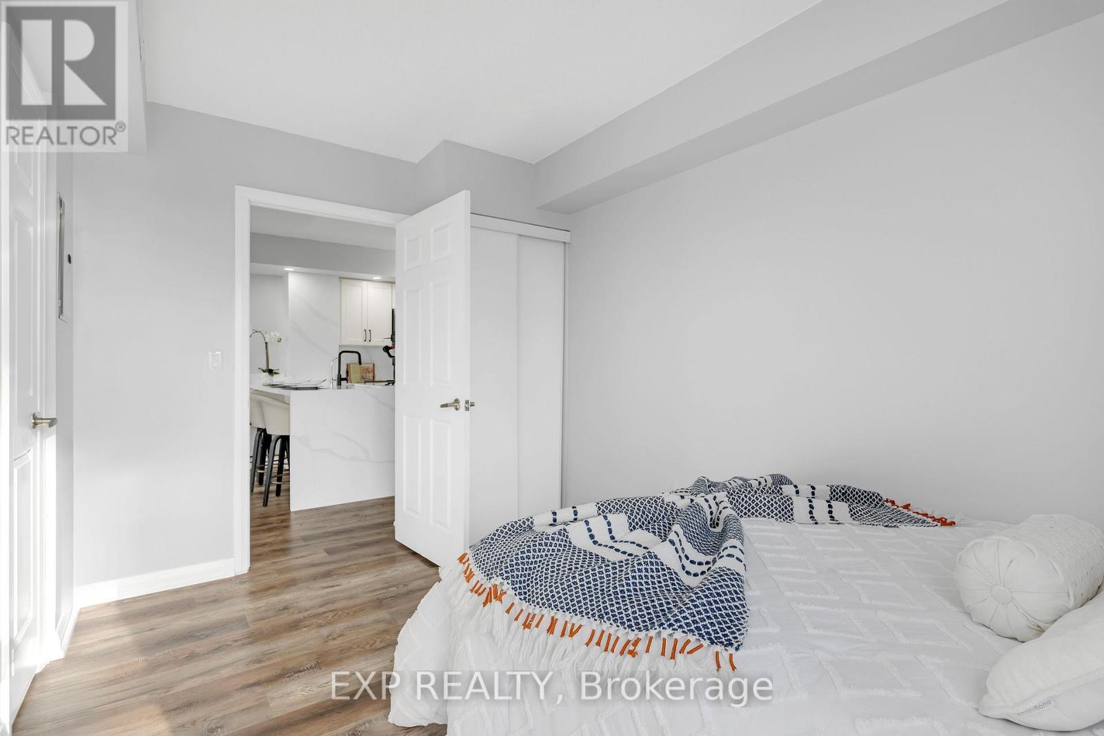 1009 - 220 Forum Drive, Mississauga, ON - Indoor Photo Showing Bedroom