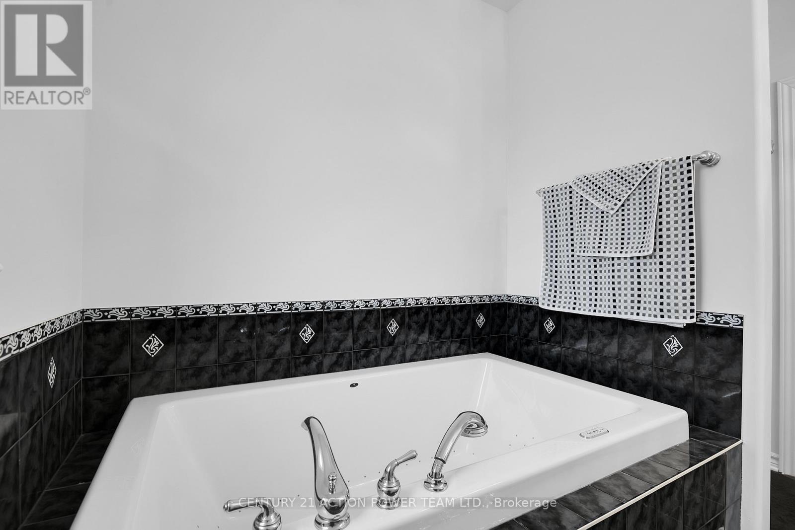 1969 Loasa Lane, Ottawa, ON