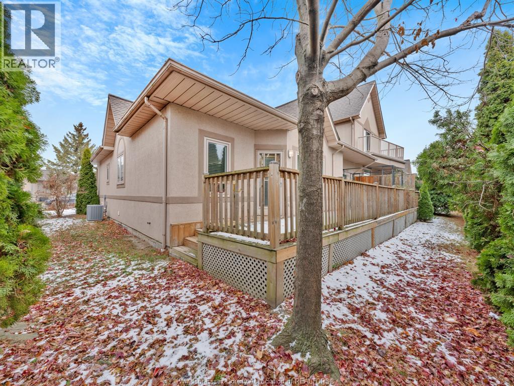 389 Tuscany Unit# 4, Tecumseh, ON - Outdoor With Deck Patio Veranda With Exterior