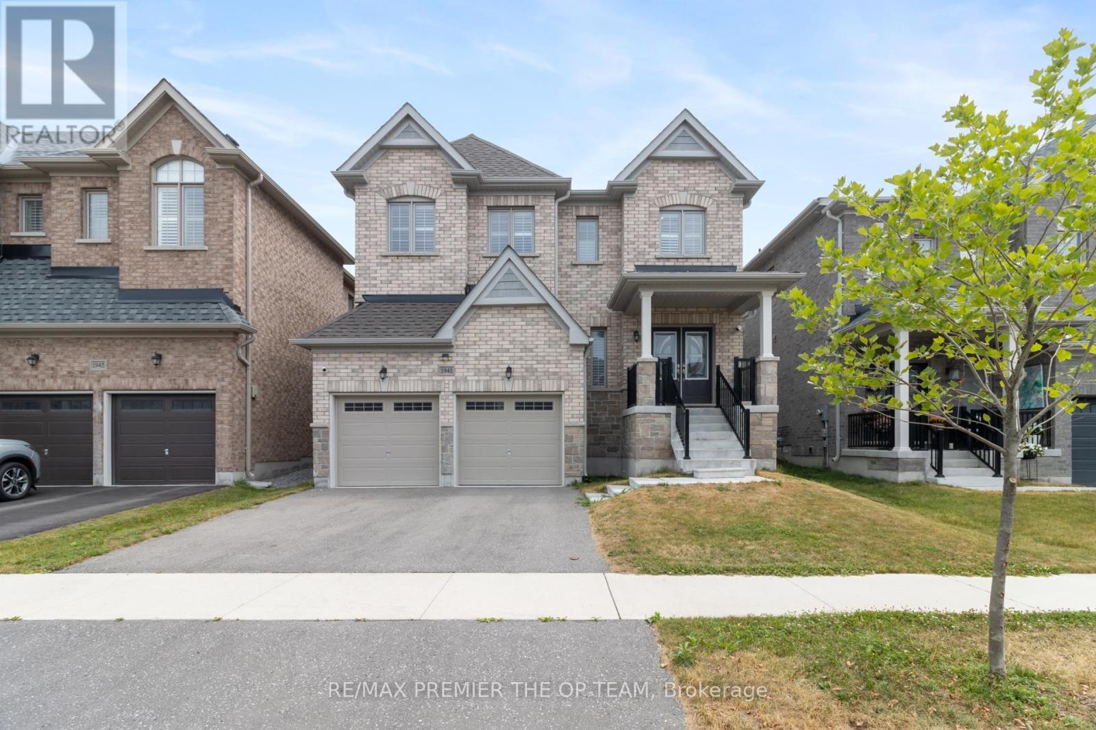 1941 Don White Court, Oshawa, ON - Outdoor With Facade