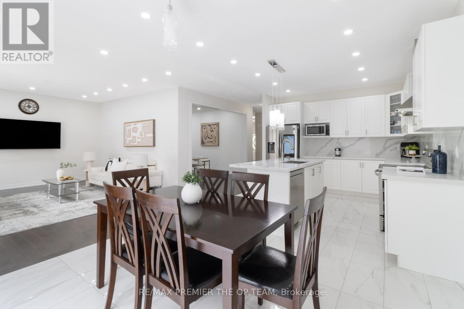 1941 Don White Court, Oshawa, ON - Indoor Photo Showing Dining Room