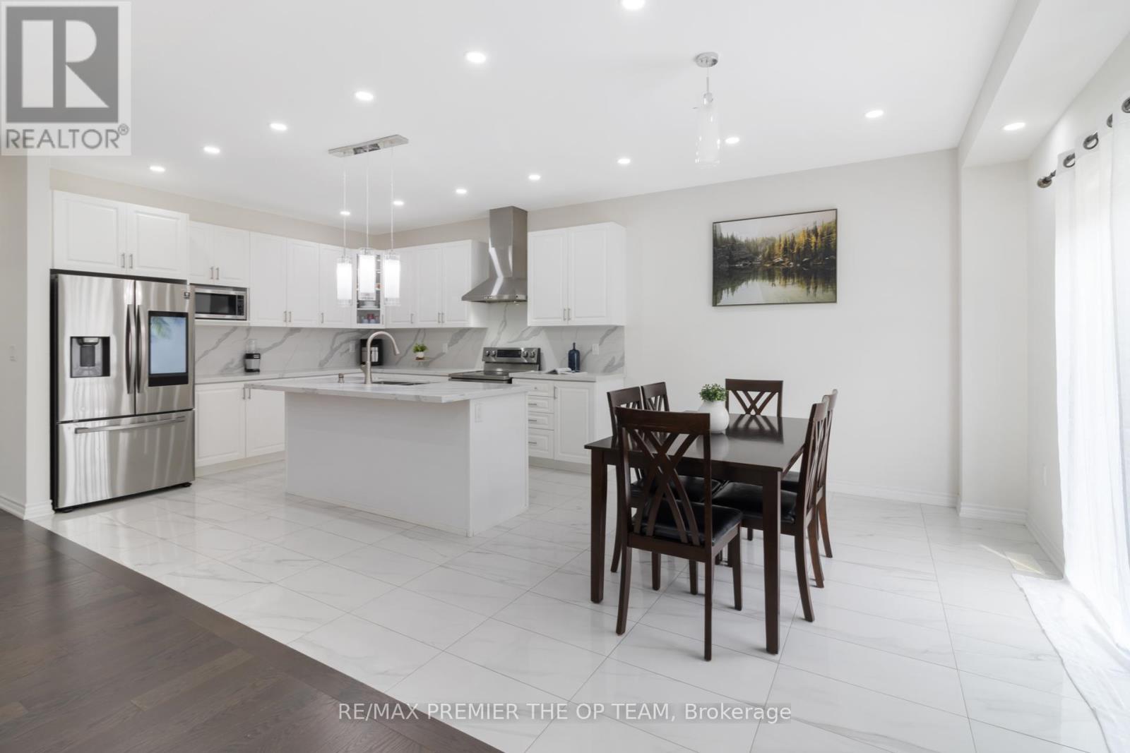 1941 Don White Court, Oshawa, ON - Indoor