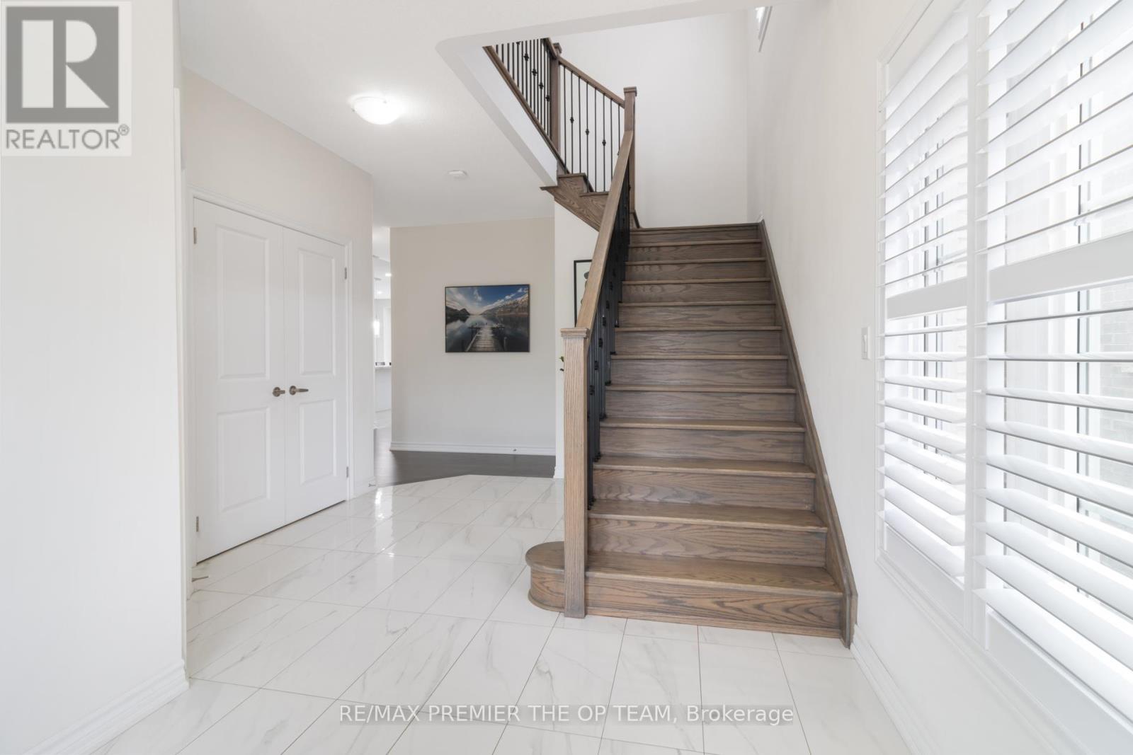 1941 Don White Court, Oshawa, ON - Indoor Photo Showing Other Room