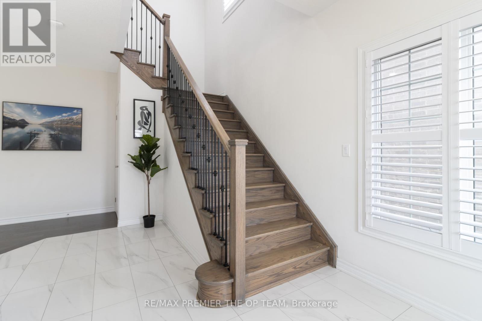 1941 Don White Court, Oshawa, ON - Indoor Photo Showing Other Room