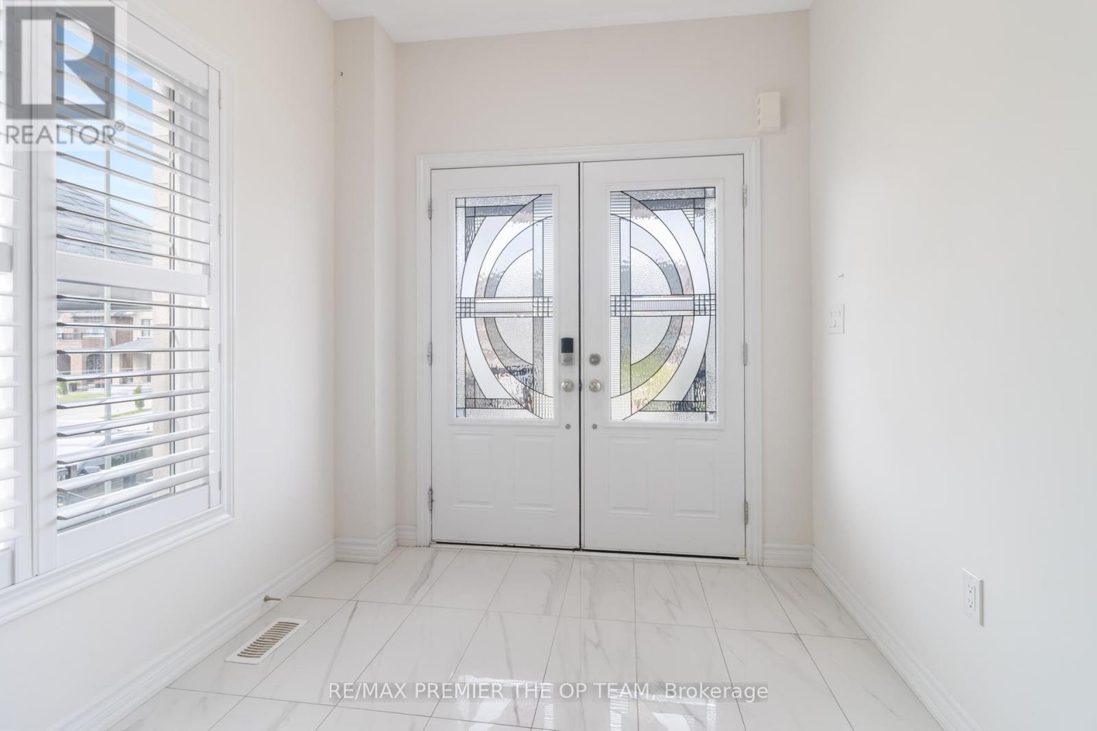 1941 Don White Court, Oshawa, ON - Indoor Photo Showing Other Room