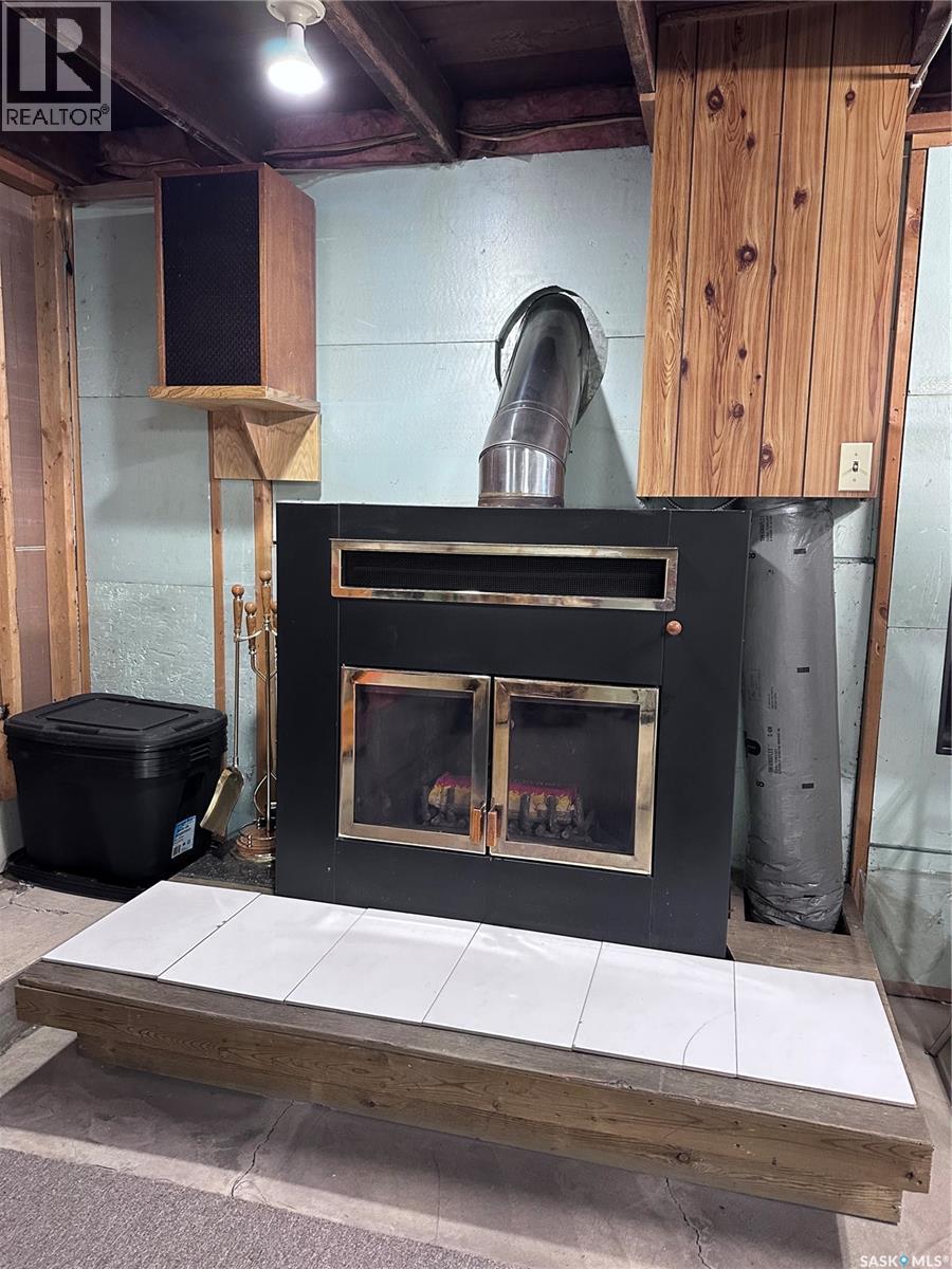 1925 Athol Street, Regina, SK - Indoor With Fireplace