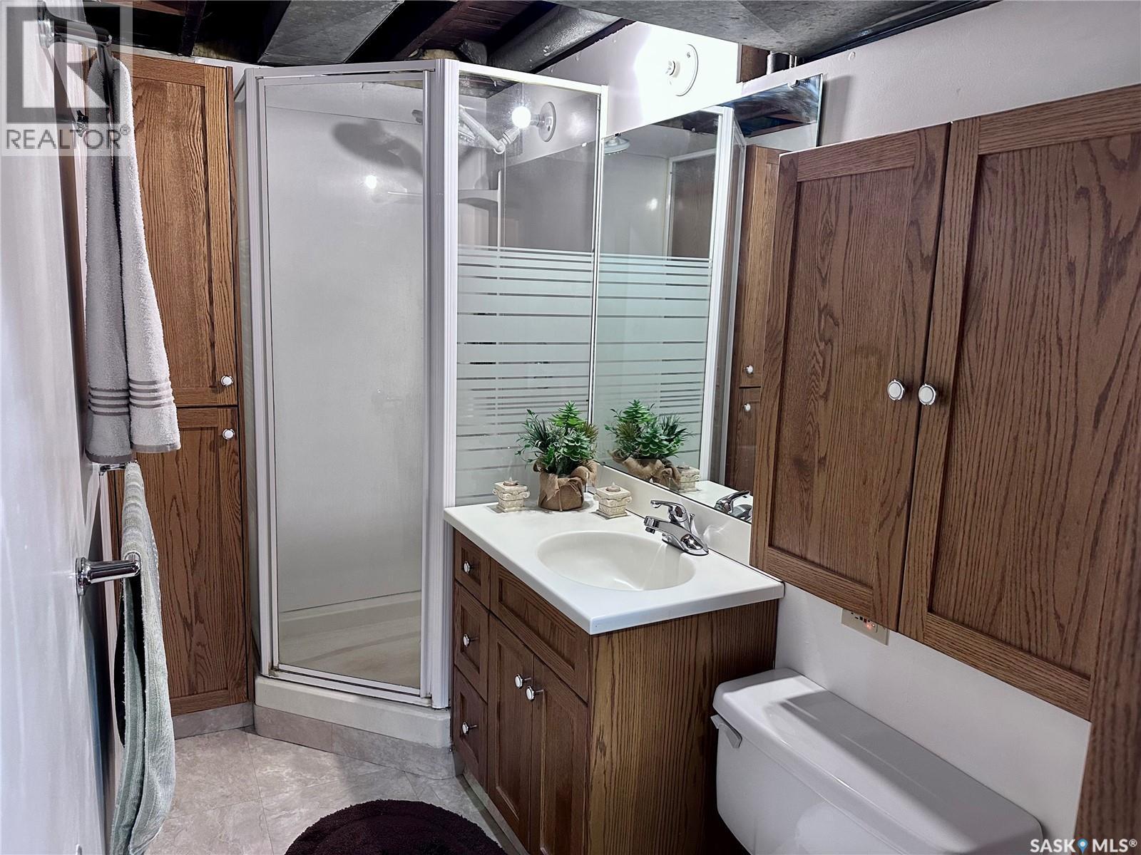 1925 Athol Street, Regina, SK - Indoor Photo Showing Bathroom