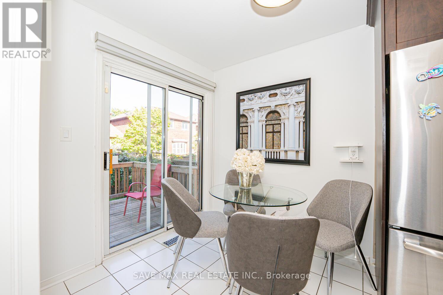 3645 Indigo Crescent, Mississauga, ON - Indoor Photo Showing Dining Room