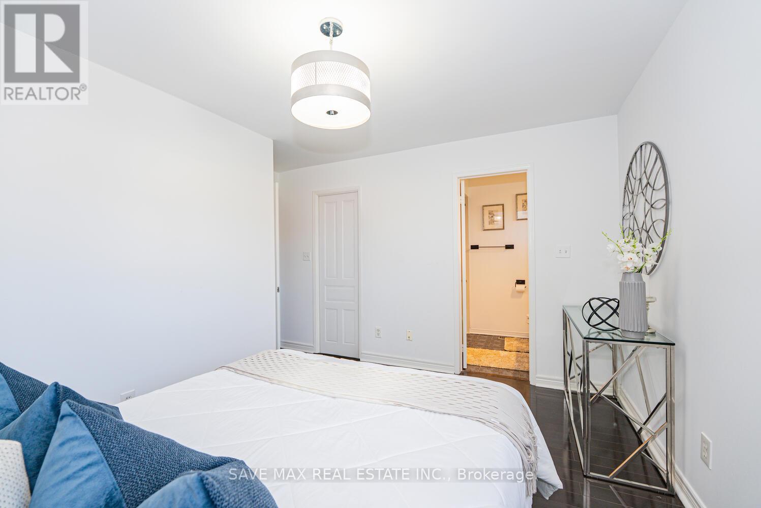 3645 Indigo Crescent, Mississauga, ON - Indoor Photo Showing Bedroom