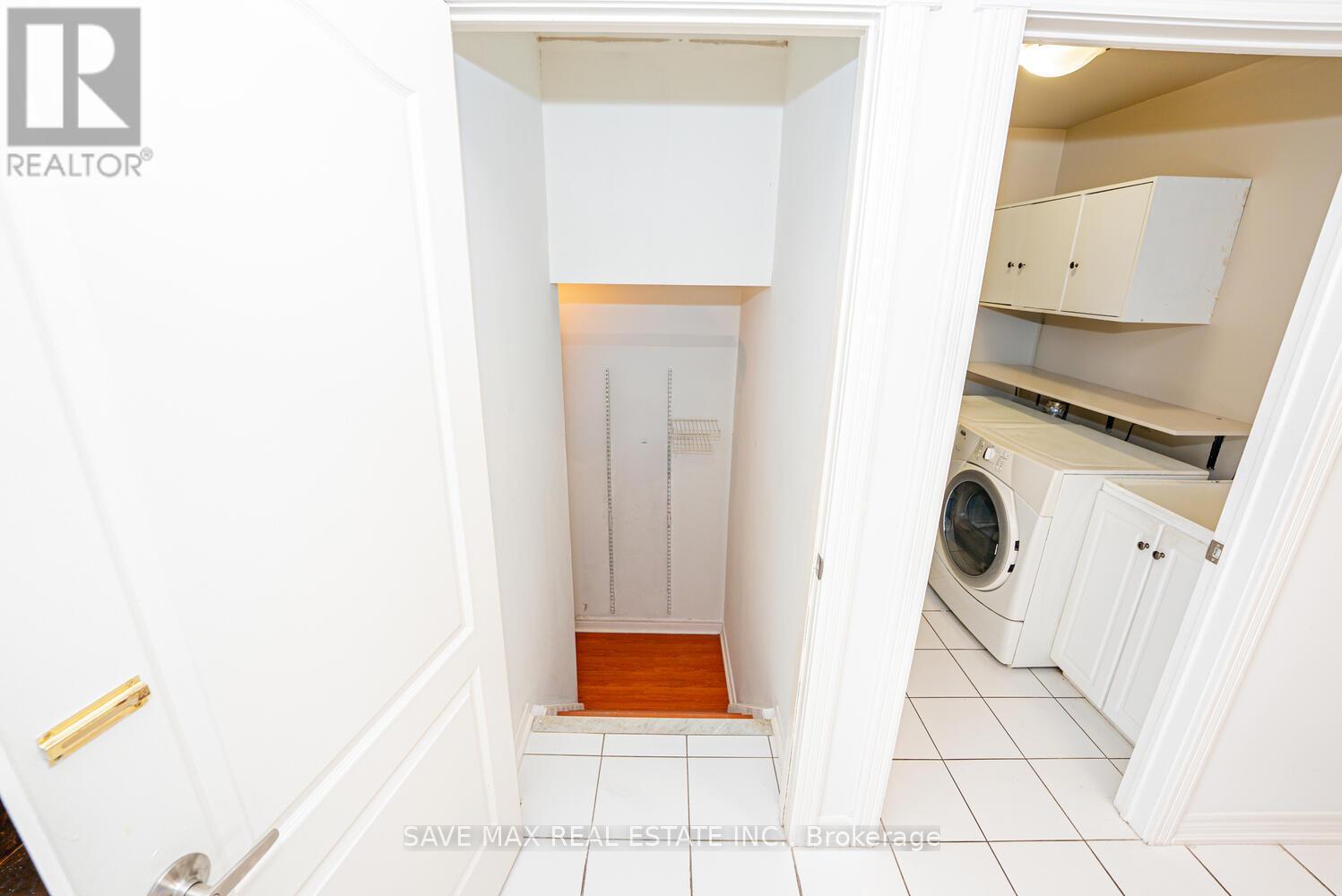 3645 Indigo Crescent, Mississauga, ON - Indoor Photo Showing Laundry Room