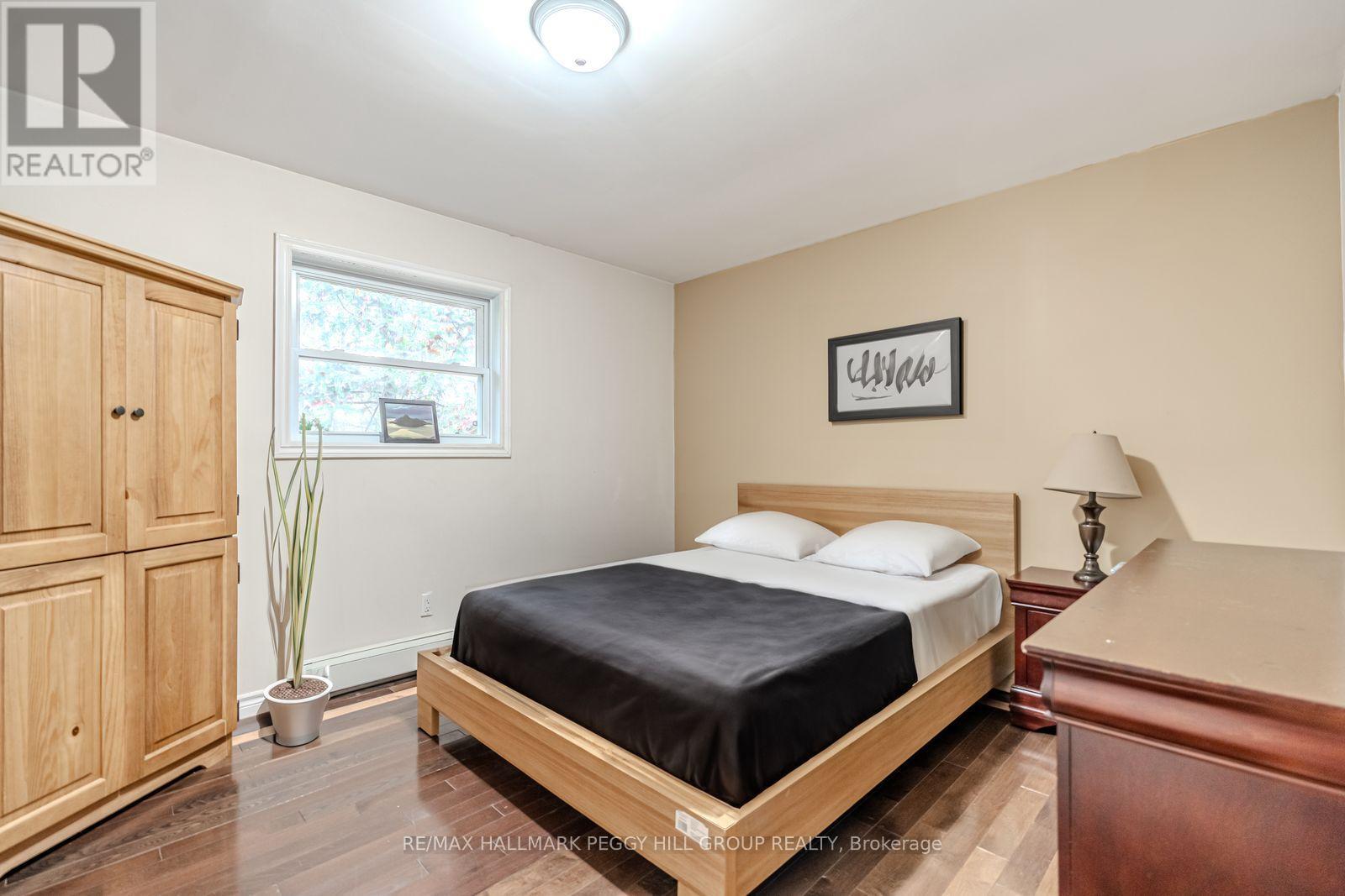 4 Clover Court, Kawartha Lakes, ON - Indoor Photo Showing Bedroom