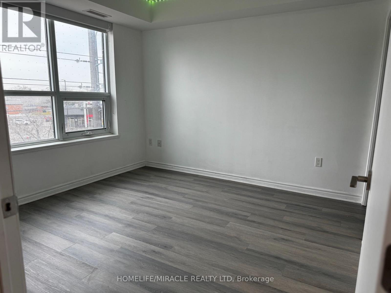 321 - 1 Falaise Road, Toronto, ON - Indoor Photo Showing Other Room