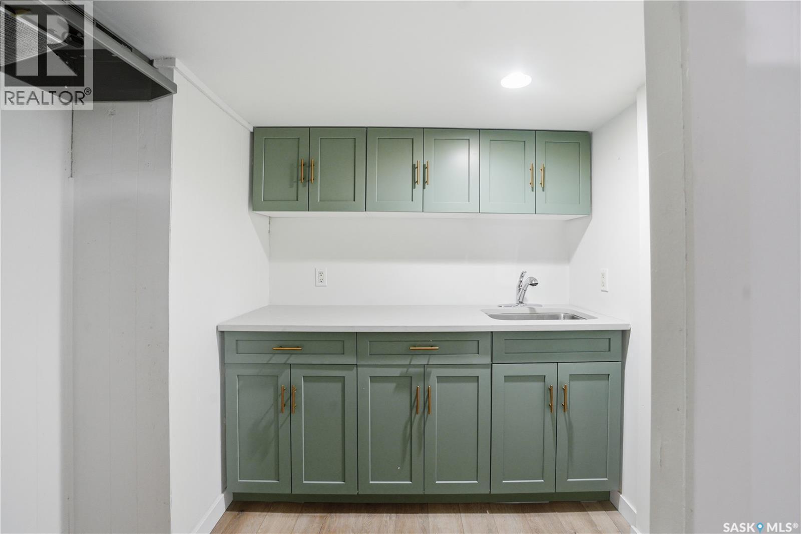 100 32Nd Street W, Saskatoon, SK - Indoor Photo Showing Other Room