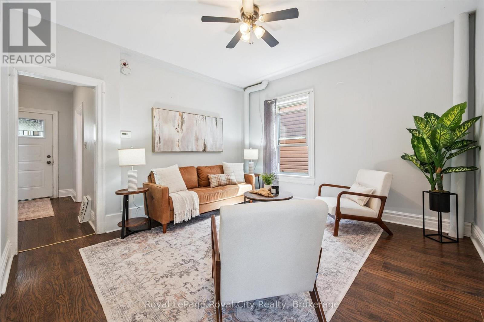 178 York Road, Guelph (St. Patrick'S Ward), ON - Indoor Photo Showing Living Room