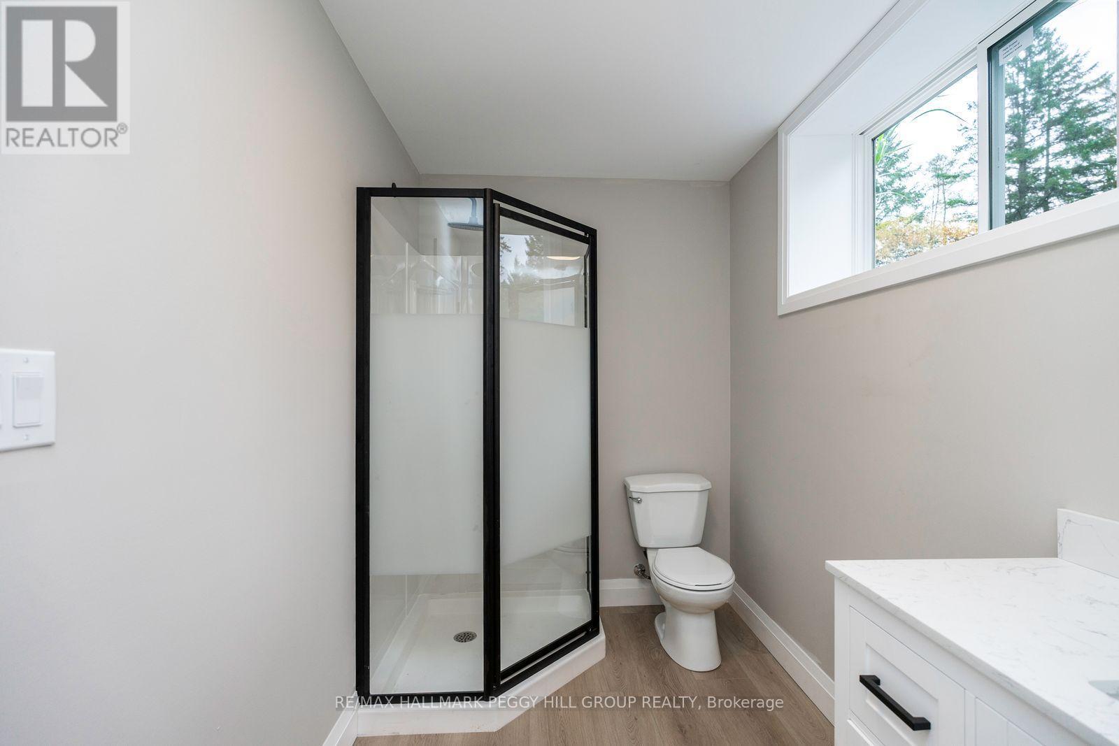 16 Hillview Crescent, Springwater, ON - Indoor Photo Showing Bathroom