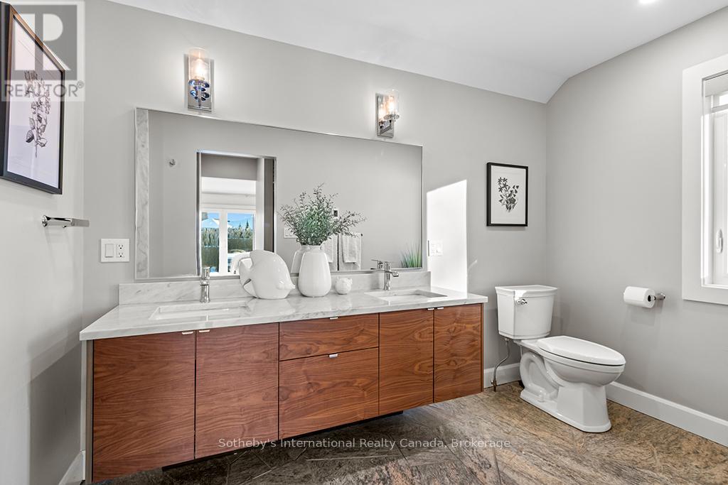 196 Ninth Street, Collingwood, ON - Indoor Photo Showing Bathroom