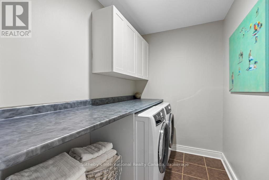 196 Ninth Street, Collingwood, ON - Indoor Photo Showing Laundry Room