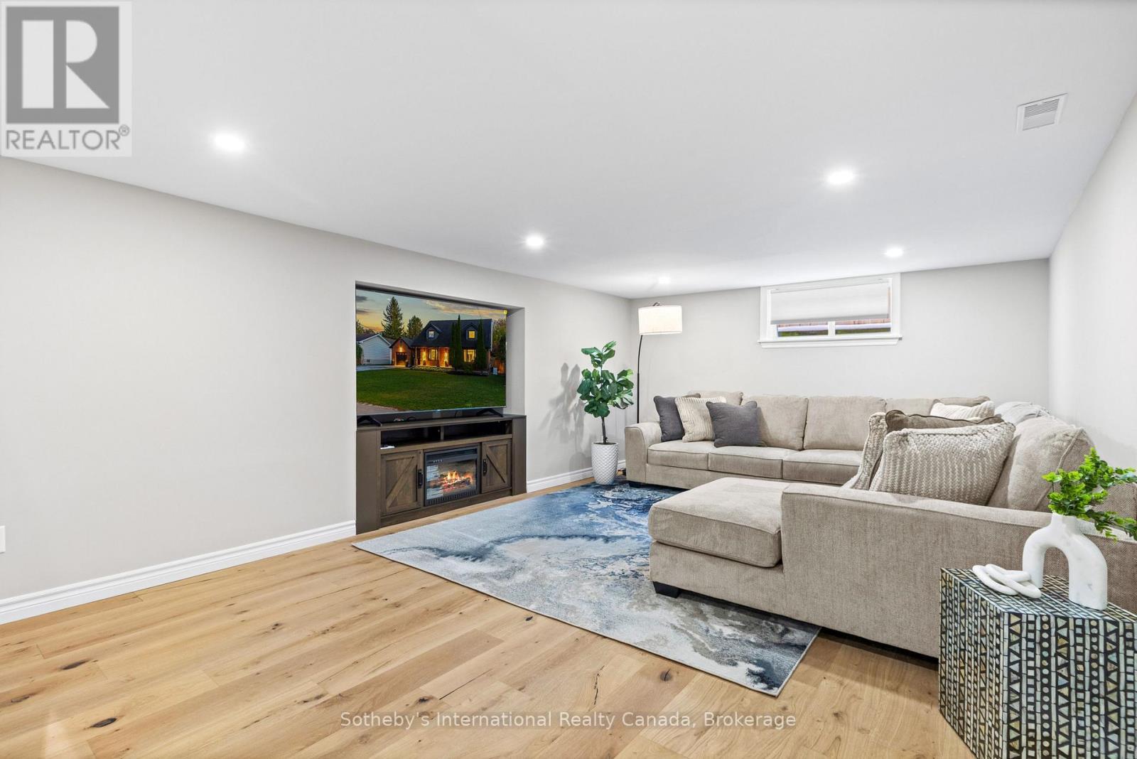 196 Ninth Street, Collingwood, ON - Indoor