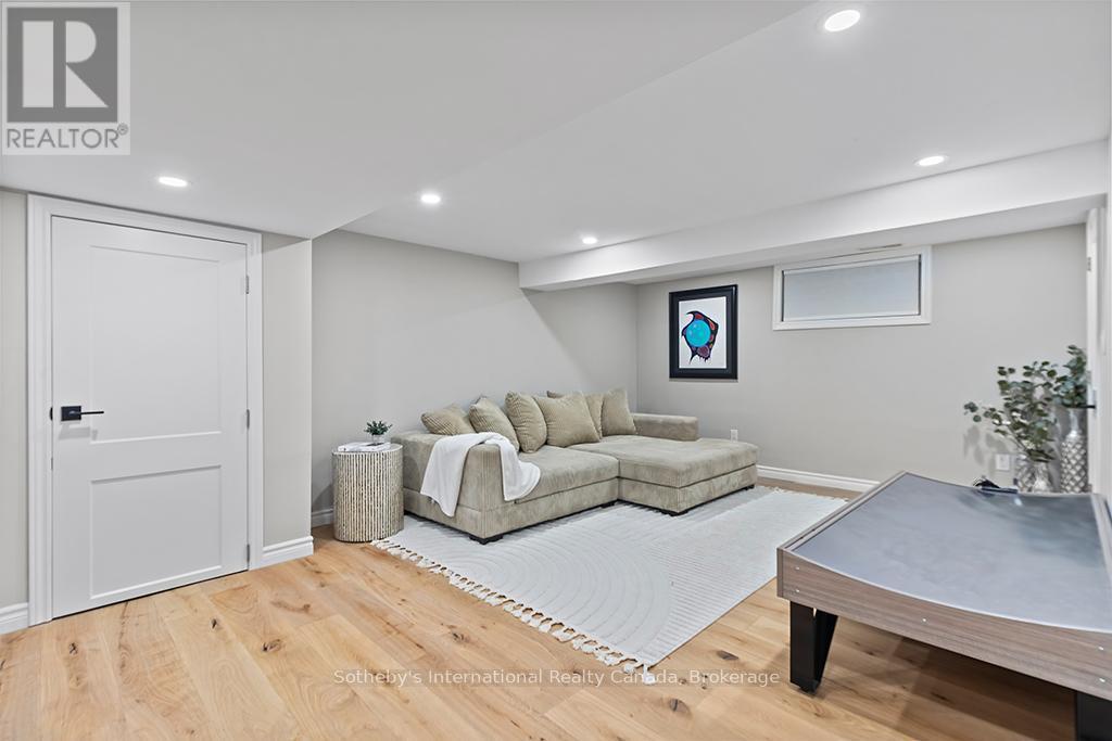 196 Ninth Street, Collingwood, ON - Indoor Photo Showing Other Room