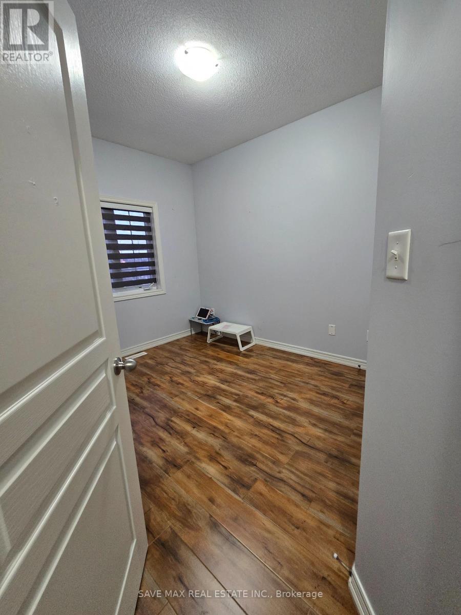 32 Kempenfelt Trail, Brampton, ON - Indoor Photo Showing Other Room