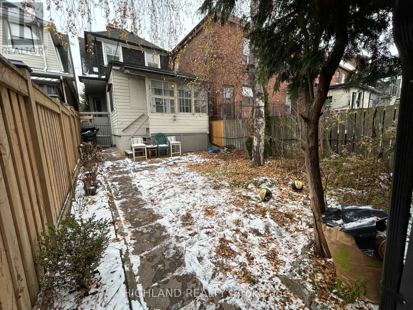 879 Lansdowne Avenue, Toronto, ON - Outdoor