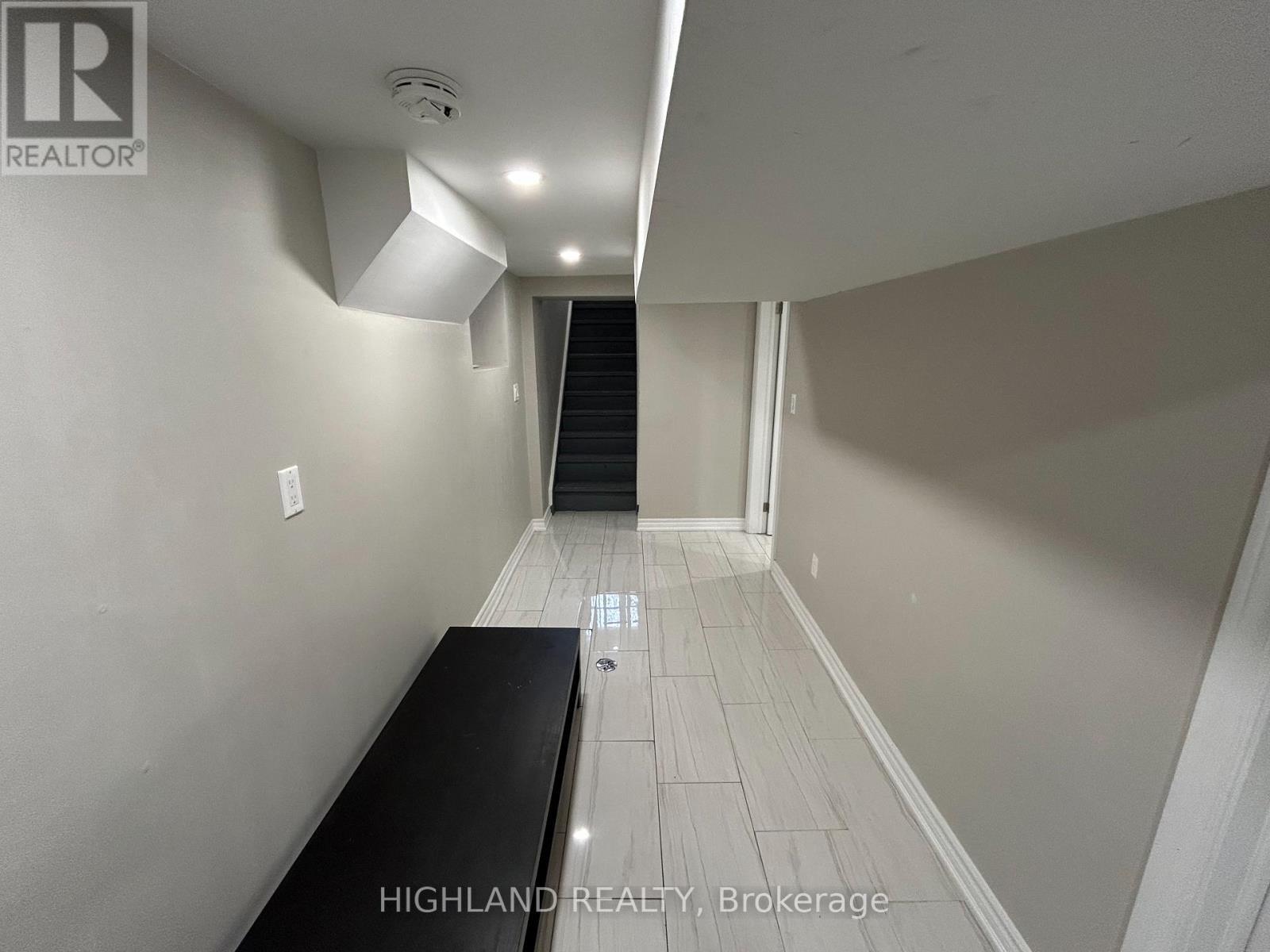 879 Lansdowne Avenue, Toronto, ON - Indoor Photo Showing Other Room