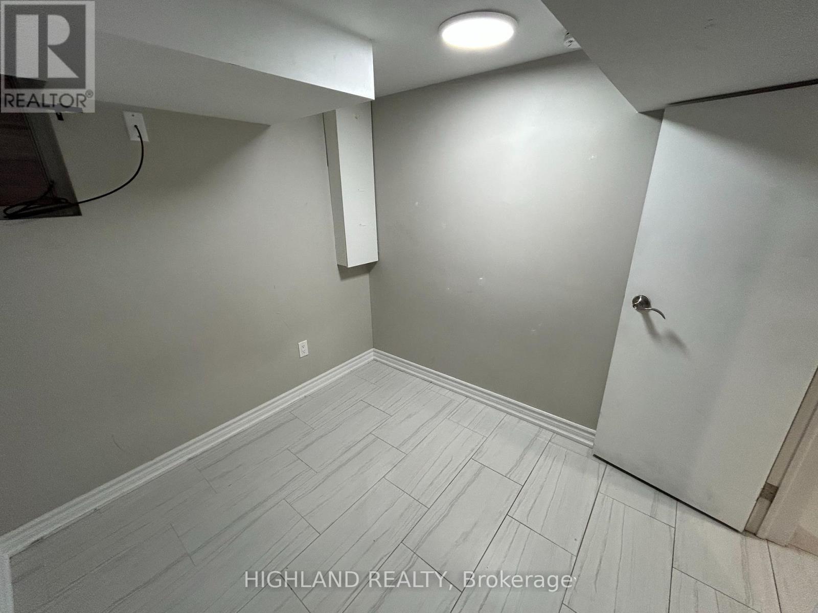 879 Lansdowne Avenue, Toronto, ON - Indoor Photo Showing Other Room