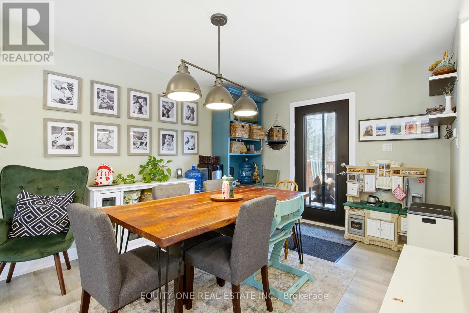 5453 Long Island Road, Ottawa, ON - Indoor Photo Showing Dining Room