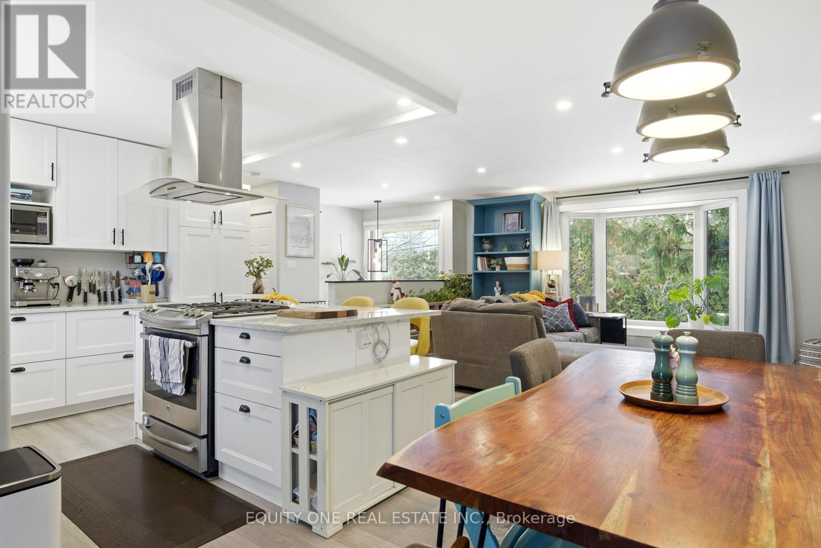 5453 Long Island Road, Ottawa, ON - Indoor