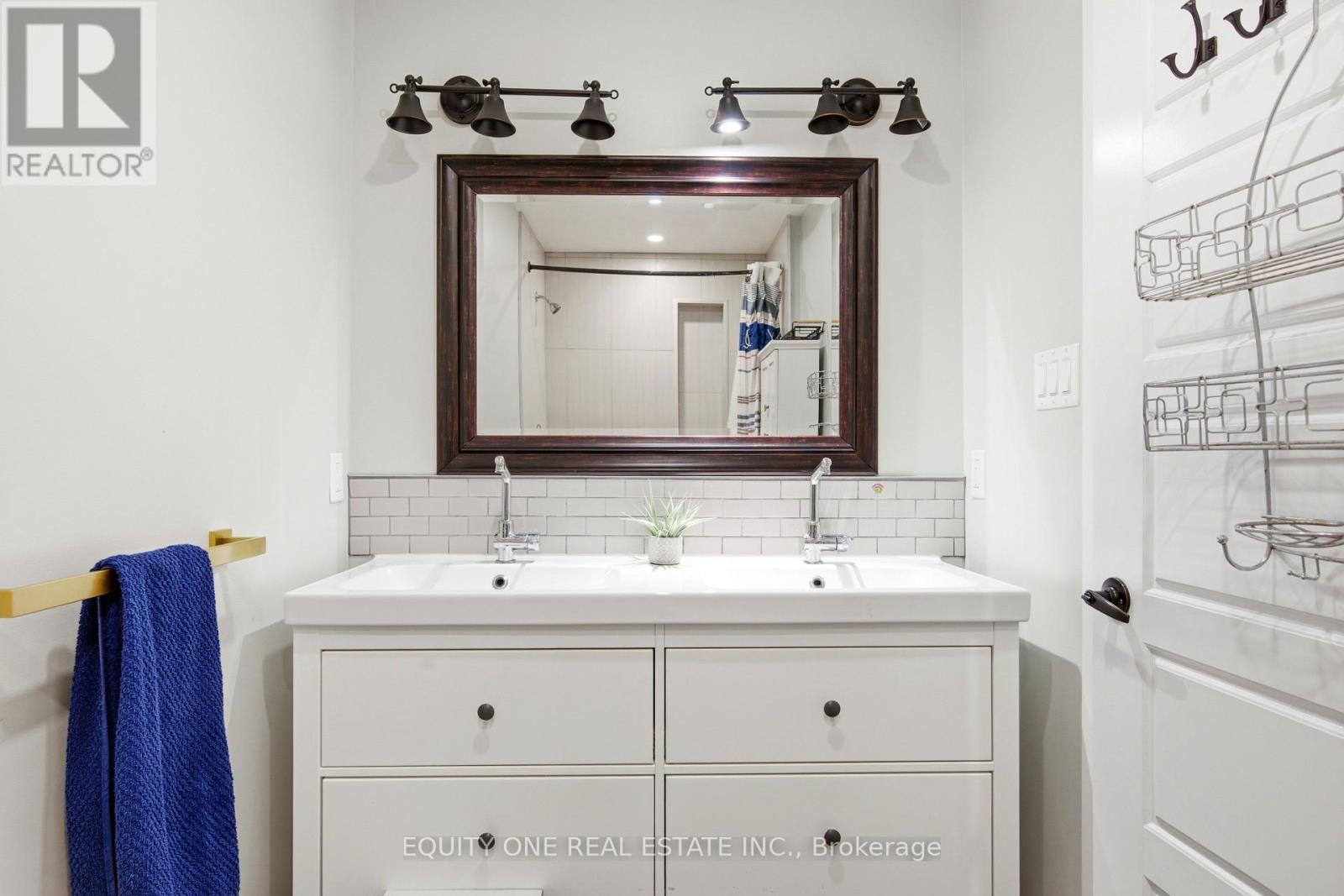 5453 Long Island Road, Ottawa, ON - Indoor Photo Showing Bathroom