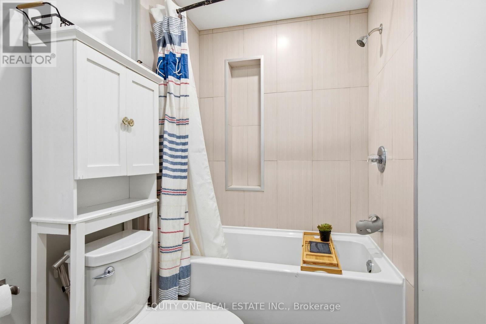 5453 Long Island Road, Ottawa, ON - Indoor Photo Showing Bathroom