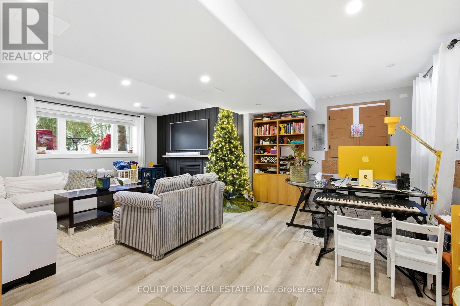 5453 Long Island Road, Ottawa, ON - Indoor