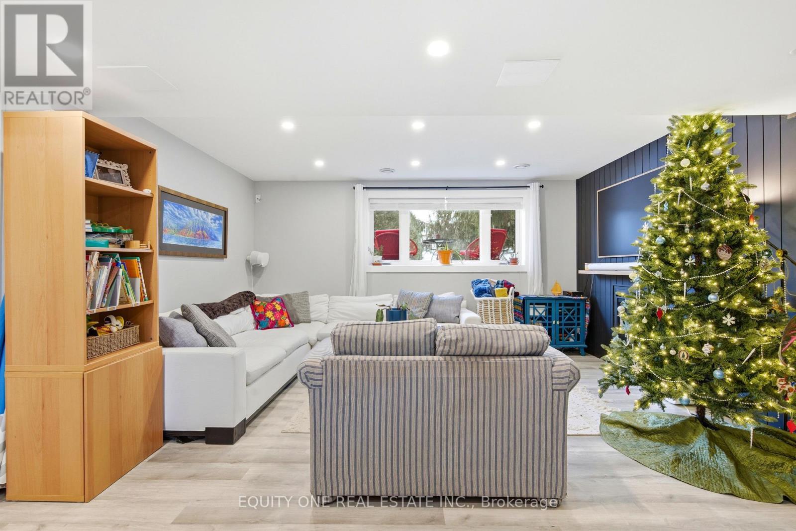 5453 Long Island Road, Ottawa, ON - Indoor