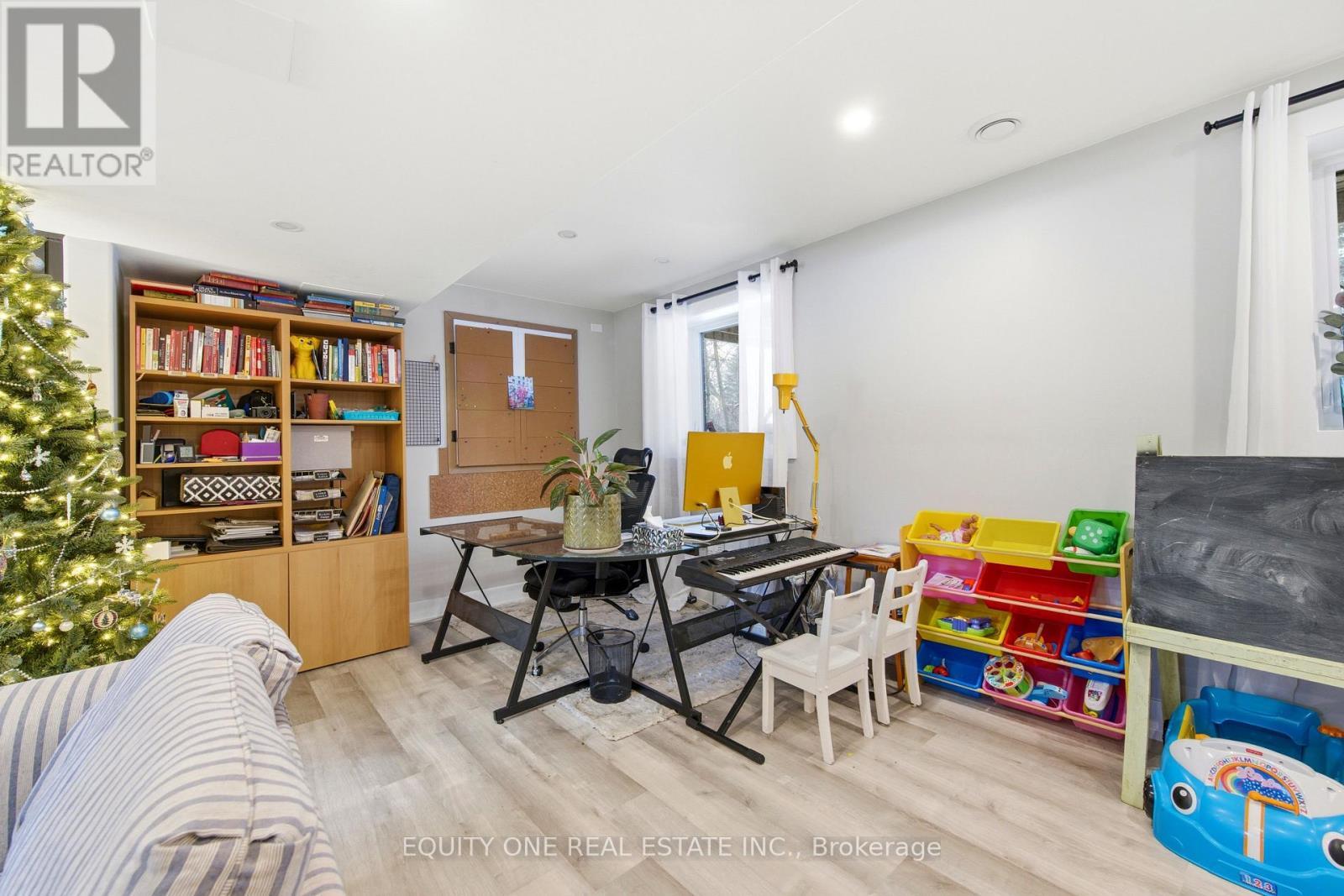 5453 Long Island Road, Ottawa, ON - Indoor