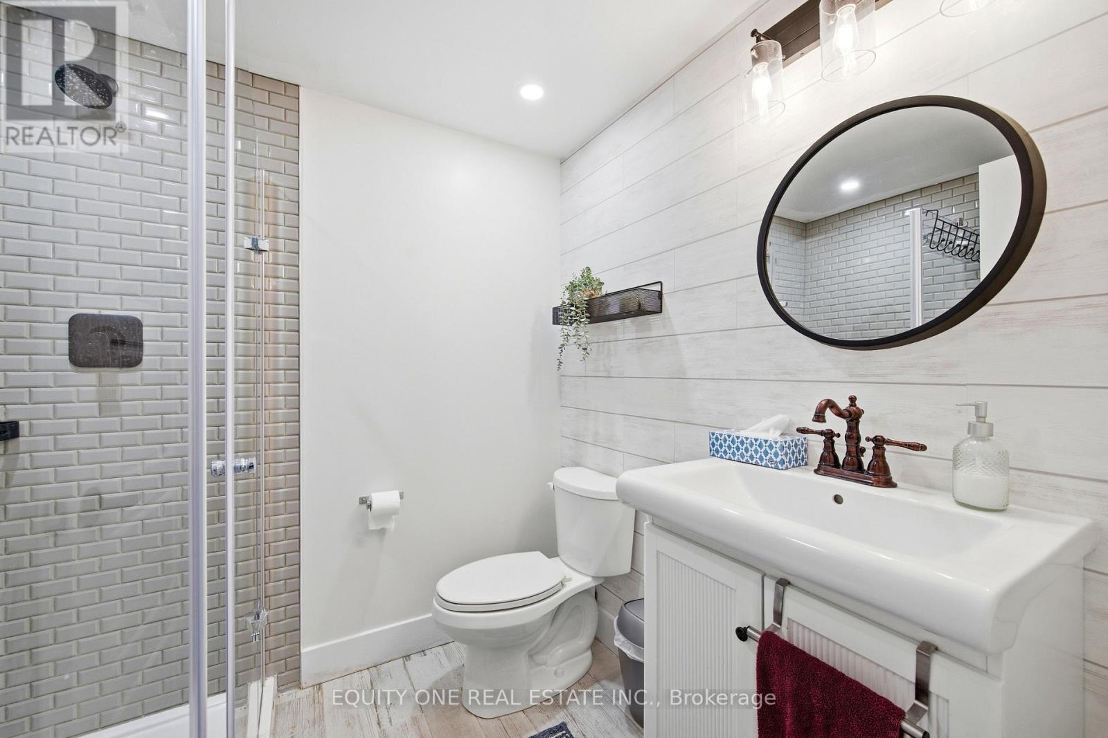 5453 Long Island Road, Ottawa, ON - Indoor Photo Showing Bathroom