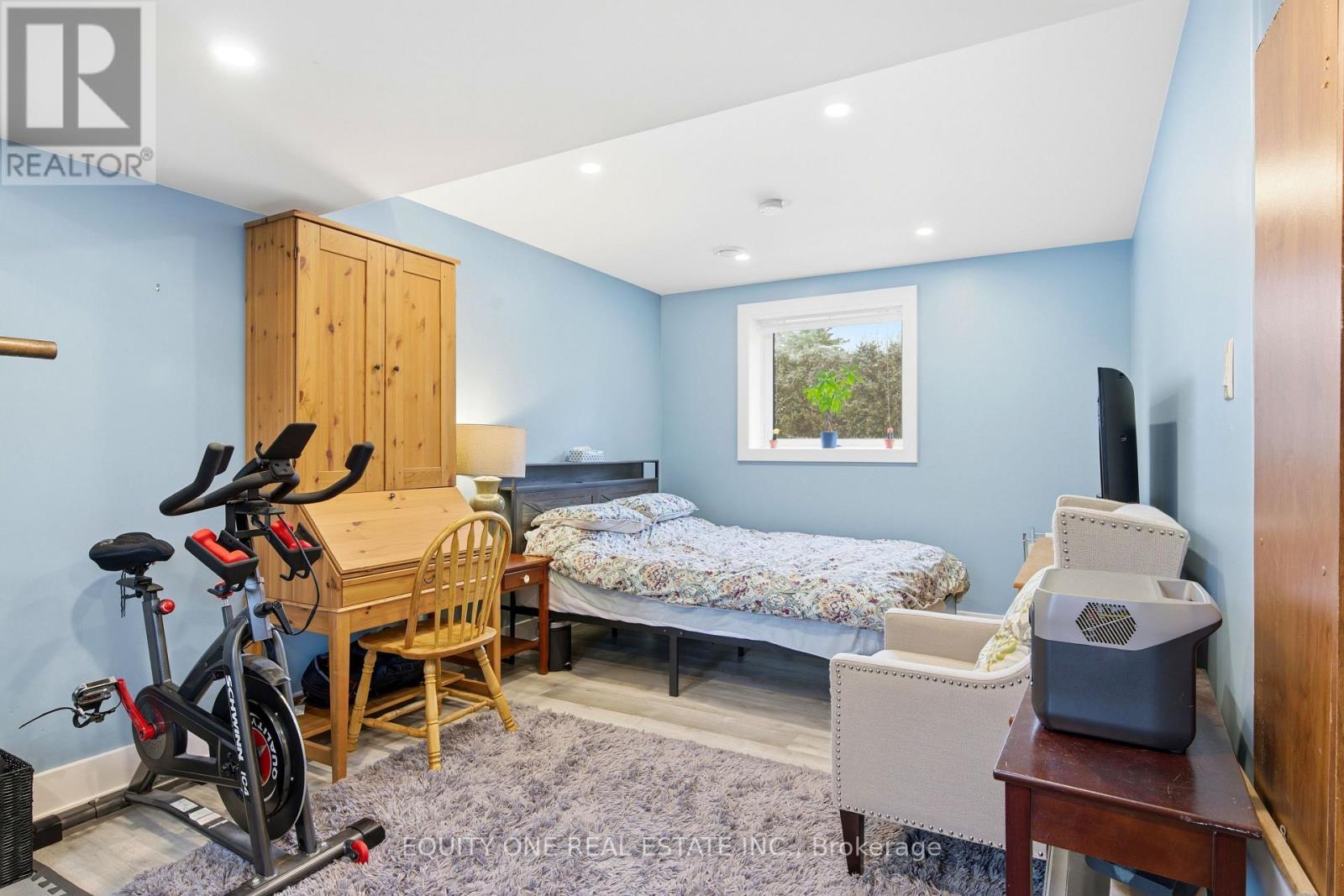 5453 Long Island Road, Ottawa, ON - Indoor