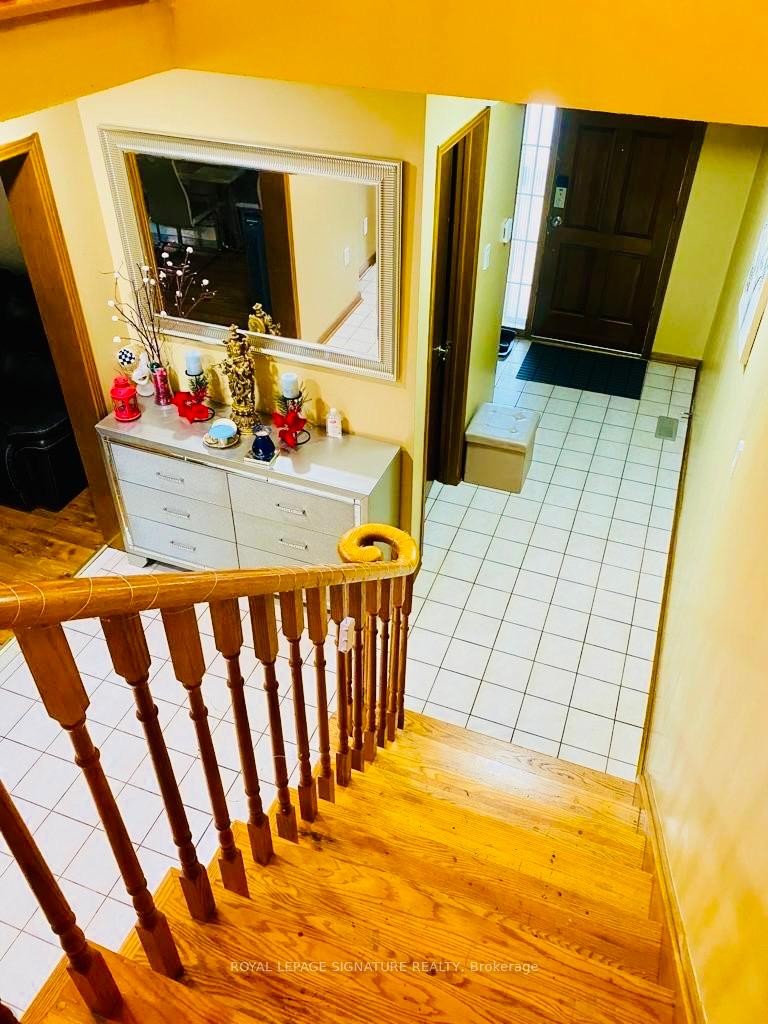 52 Pennsylvania Avenue, Brampton, ON - Indoor Photo Showing Other Room