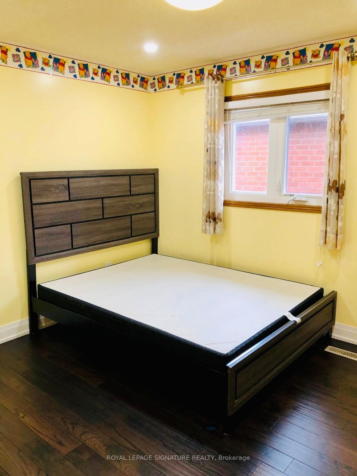 52 Pennsylvania Avenue, Brampton, ON - Indoor Photo Showing Other Room