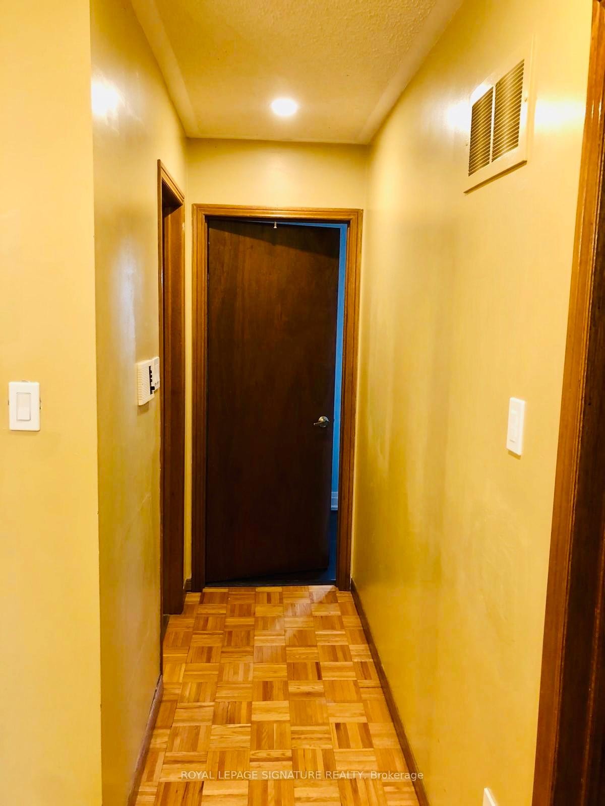 52 Pennsylvania Avenue, Brampton, ON - Indoor Photo Showing Other Room