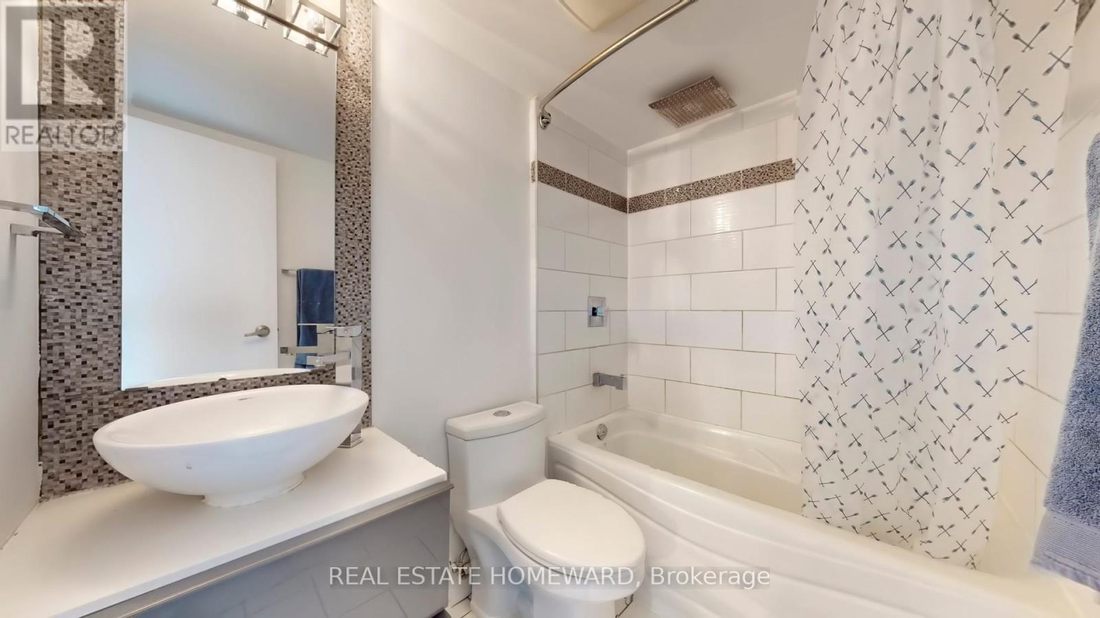 Updated bath - 1404 - 40 Homewood Avenue, Toronto, ON