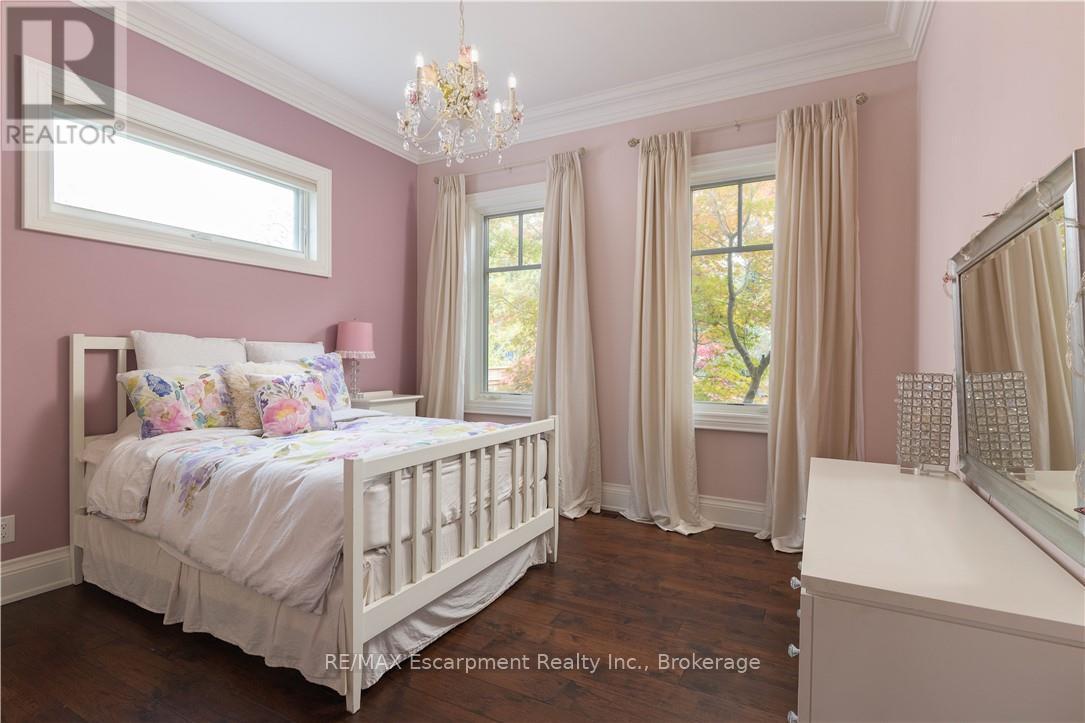2073 Deramore Drive, Oakville (Fd Ford), ON - Indoor Photo Showing Bedroom