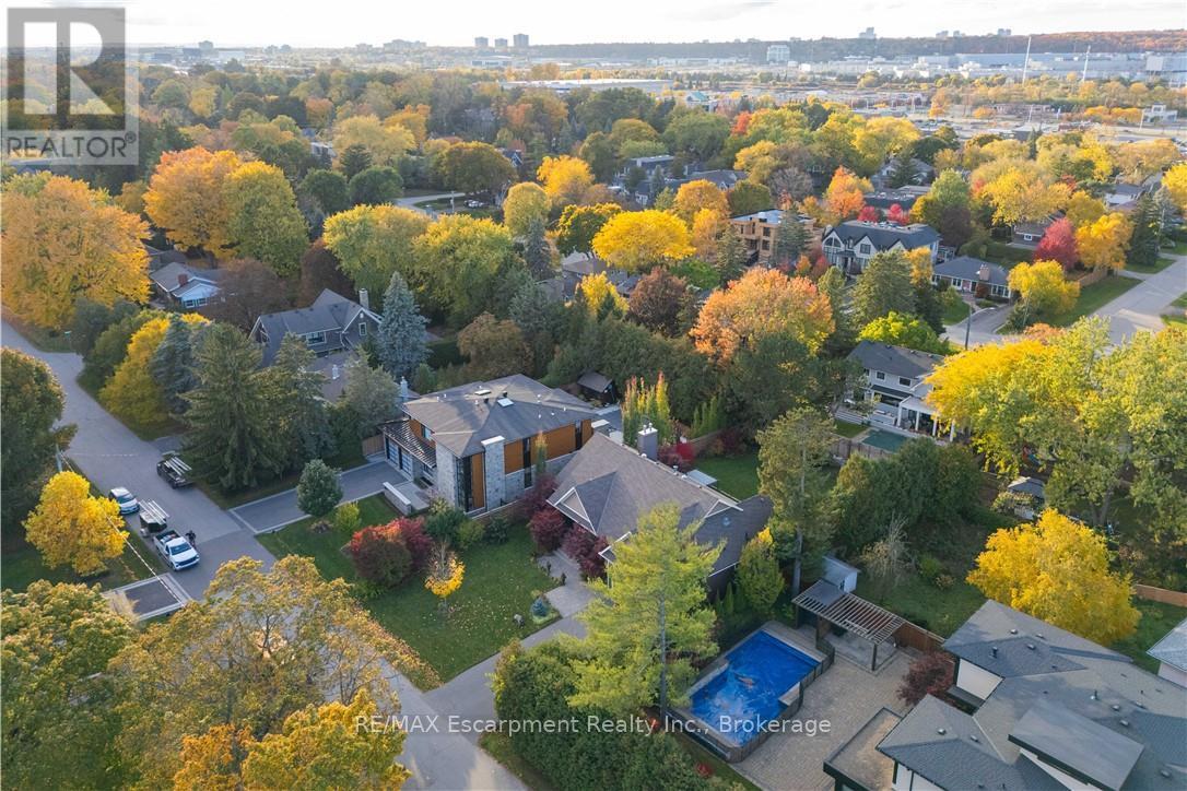 2073 Deramore Drive, Oakville (Fd Ford), ON - Outdoor With View